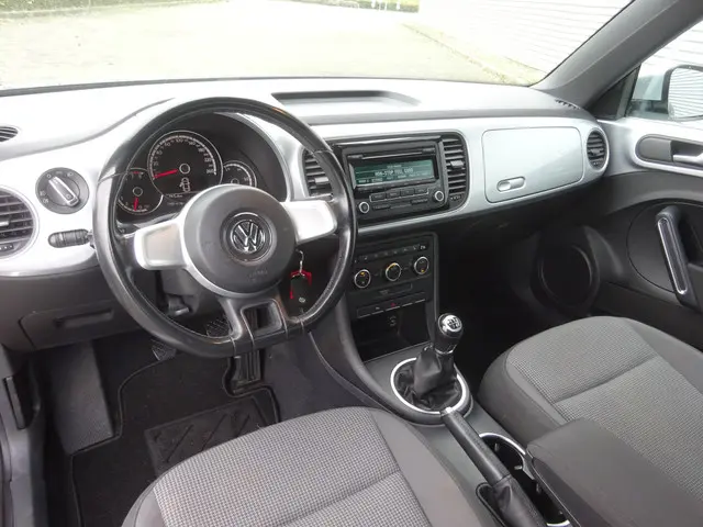 Volkswagen Beetle 1.4 TSI Sport 2013 Benzine 8