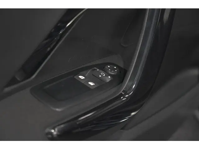 Peugeot 208 PureTech 82 Signature 2019 Benzine 24