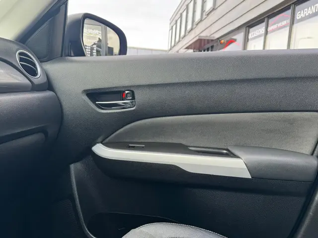 Suzuki Vitara 1.6 High Executive 2016 Benzine 19