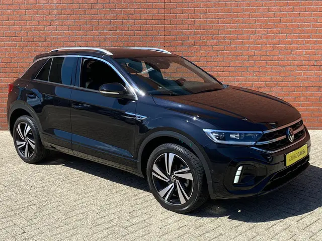 Volkswagen T-Roc 1.5 TSI 150pk DSG R-Line 2023 Benzine 6