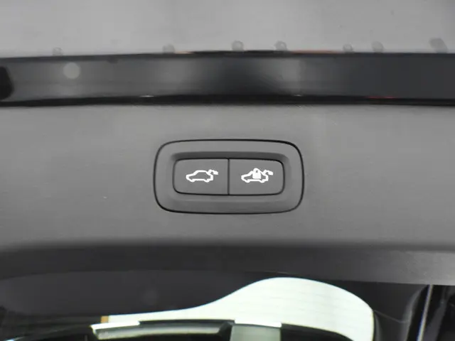 Lynk & Co 01 1.5 PHEV !NIEUW! 2025 Hybride Benzine 34