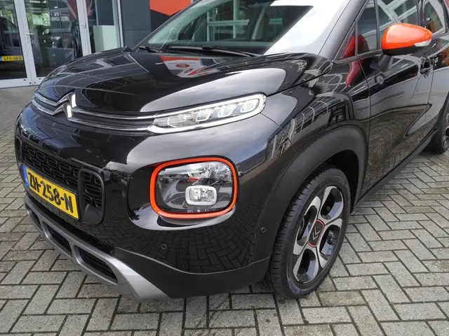 Citroën C3 Aircross 1.2 PureTech S&S Shine 2019 Benzine 33