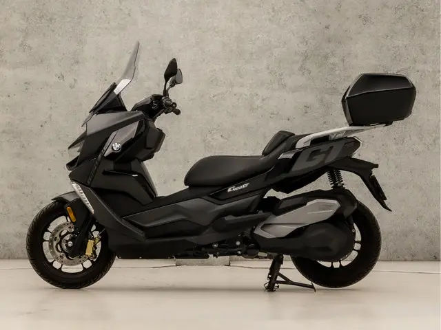 BMW C 400 GT Triple Black 2025 Benzine 2