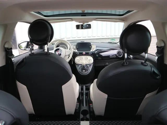 Fiat 500 1.0 Hybrid Dolce Vita 2021 Benzine 11