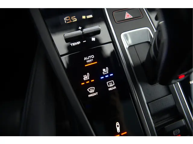 Porsche Cayenne 3.0 E-Hybrid 2018 Hybride Benzine 60