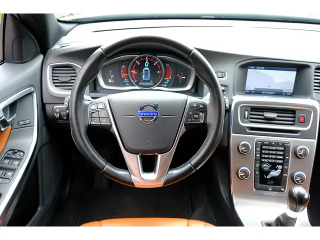 Volvo V60 1.6 D2 Summum Xenon|Leder|LMV|Navi 2013 Diesel 6