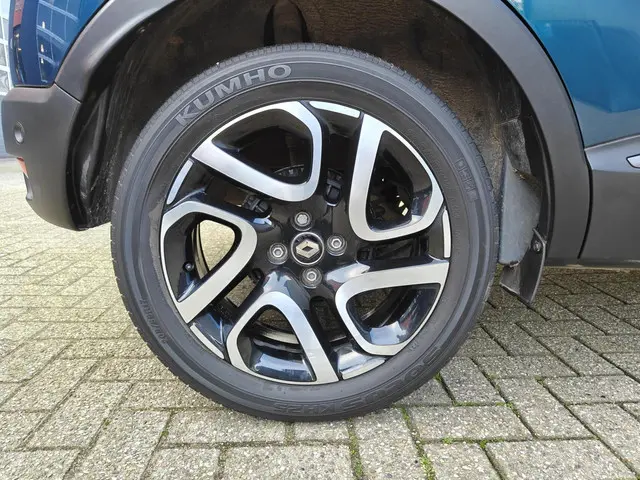 Renault Captur 0.9 TCe Bose 2018 Benzine 17