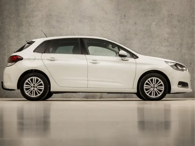 Citroën C4 1.2 PureTech Sport 2016 Benzine 4