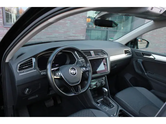 Volkswagen Tiguan 1.4 TSI ACT Highline 2017 Benzine 3