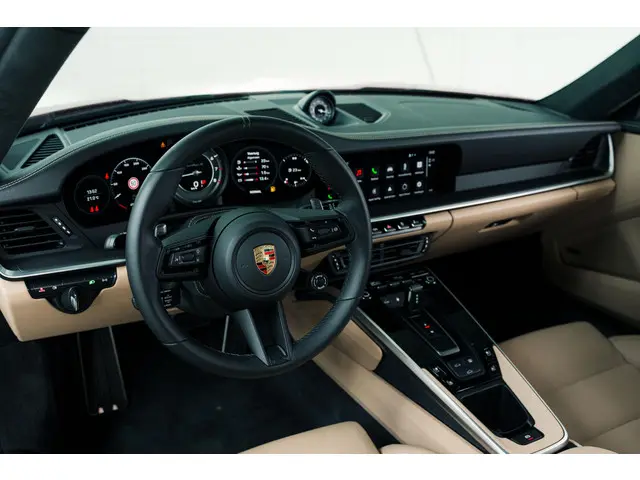 Porsche 911 Turbo S 2023 Benzine 27