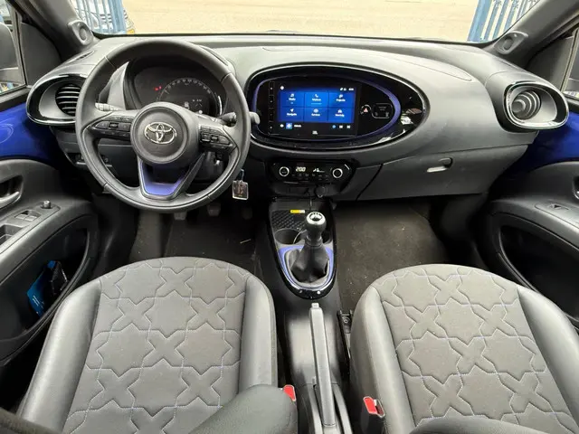 Toyota Aygo X 1.0 VVT-i MT Envy 2023 Benzine 5
