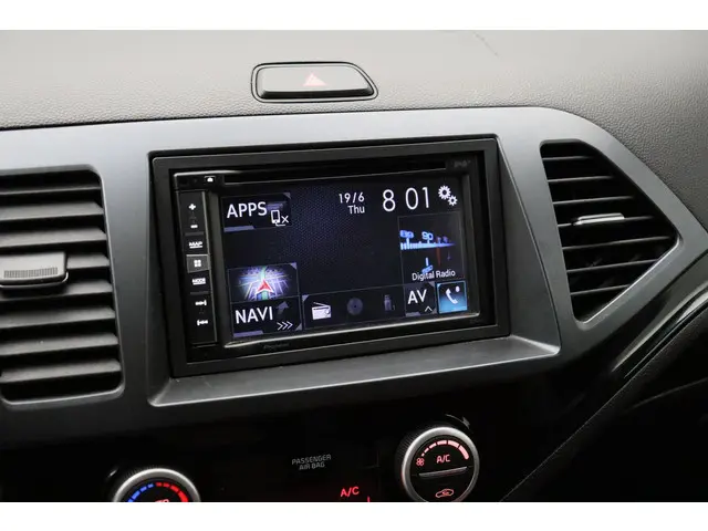 Kia Picanto 1.2 CVVT SportsLine 2015 Benzine 30