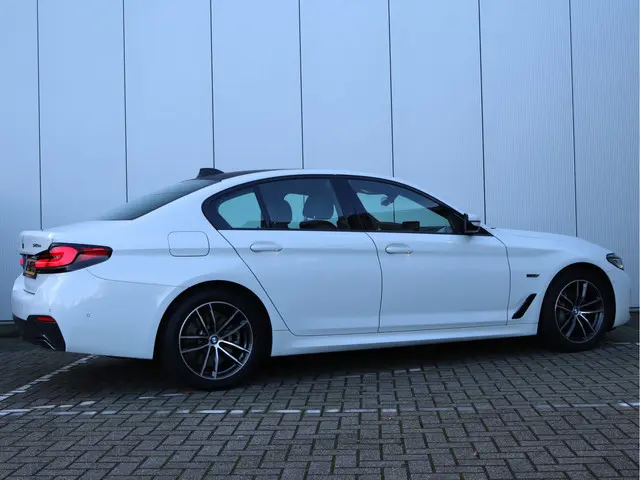 BMW 5 Serie 545e xDrive 2022 Hybride Benzine 6