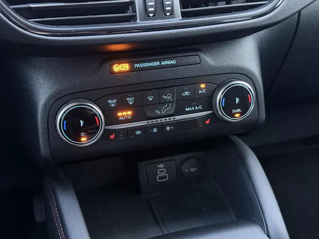 Ford Kuga 2.5 PHEV ST-Line X 2023 Hybride Benzine 16