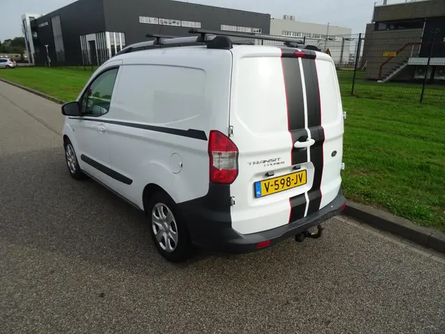 Ford Transit Courier 1.5 TDCI Trend 2018 Diesel 3