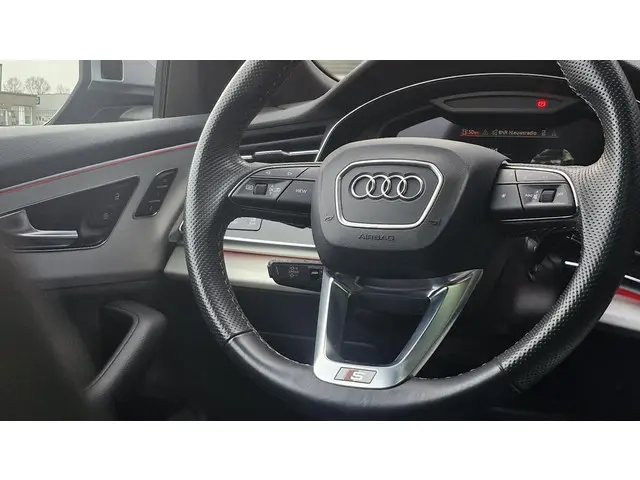 Audi SQ8 4.0 TFSI SQ8 quattro 2022 Benzine 10