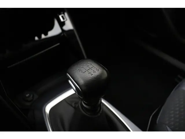 Peugeot 2008 1.2T 130pk Allure 2020 Benzine 23