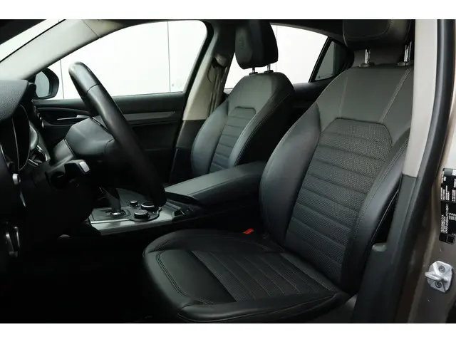 Alfa Romeo Stelvio 2.0 T AWD Super 2018 Benzine 10