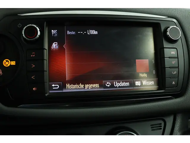 Toyota Yaris 1.0 VVT-i Comfort 2015 Benzine 43