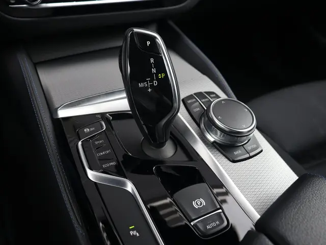 BMW 5 Serie Touring 520i 2017 Benzine 21
