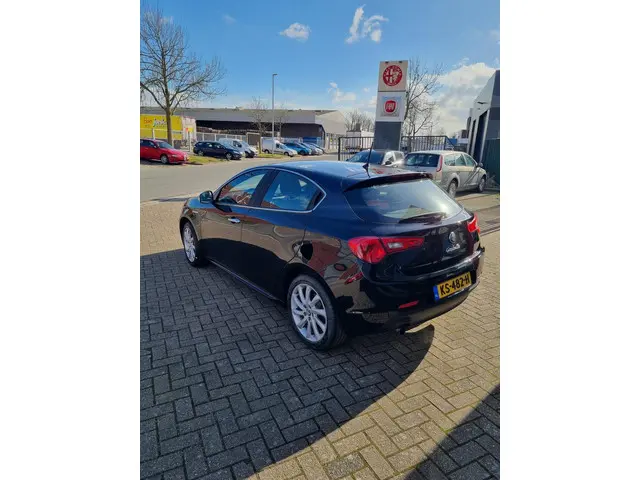 Alfa Romeo Giulietta 2