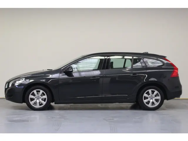 Volvo V60 T4 Kinetic Automaat 2013 Benzine 2