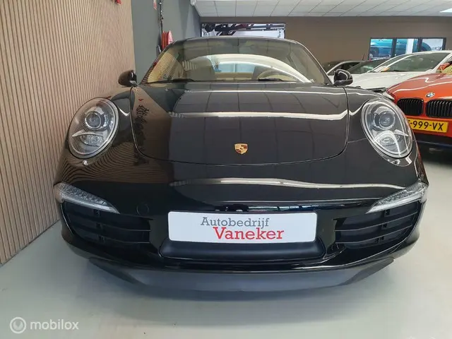 Porsche 911 Carrera 2013 Benzine 39