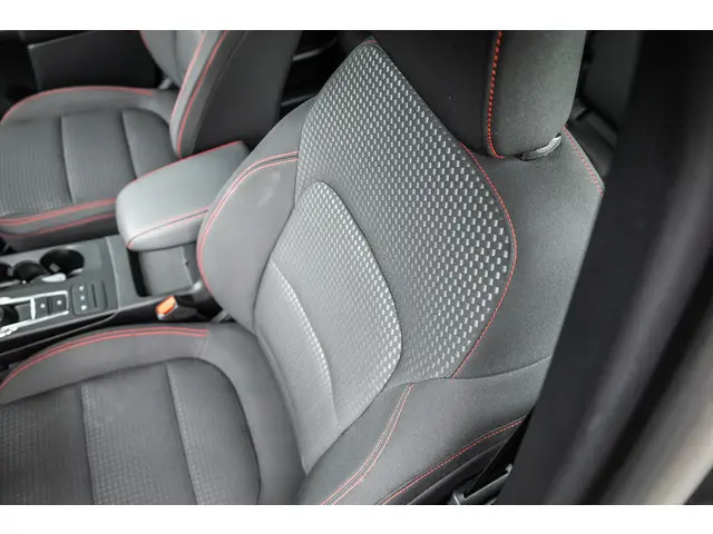 Ford Kuga 2.5 PHEV ST-Line 2023 Hybride Benzine 42