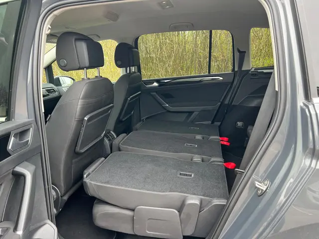 Volkswagen Touran 1.5 TSI Highline 7p, 1e eig. 2021 Benzine 23