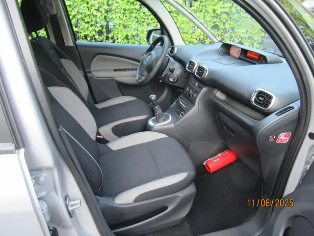 Citroën C3 Picasso 1.4 VTi Attraction 2014 Benzine 9