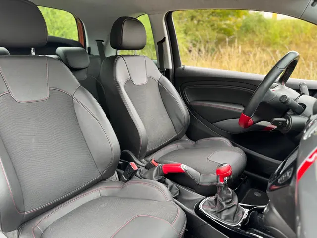 Opel ADAM 1.4 Turbo Rocks S 2015 Benzine 11