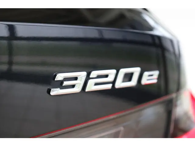 BMW 3 Serie Touring 320e 2023 Hybride Benzine 25