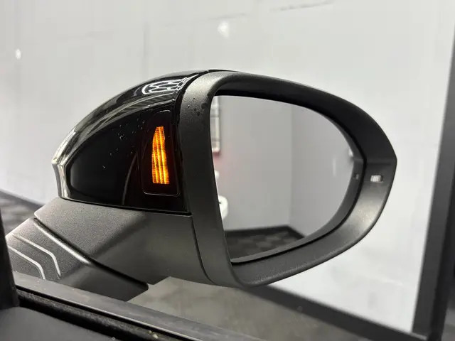 Volkswagen Golf 8 2.0 TSI R 4Motion 2021 Benzine 5