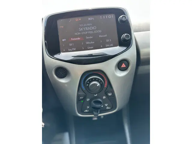 Toyota Aygo 1.0 VVT-i x-play 2016 Benzine 12