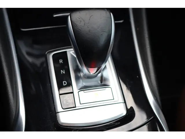 Infiniti Q30 1.6t Premium Tech 2016 Benzine 35