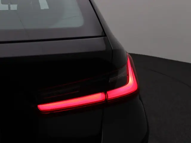 BMW 3 Serie Touring 320e 2023 Hybride Benzine 14