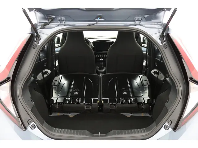 Toyota Aygo X 1.0 VVT-i MT Play 2024 Benzine 25