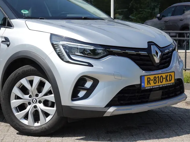 Renault Captur 1.0 TCe 90PK Intens 2022 Benzine 10