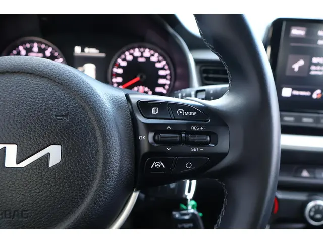 Kia Stonic 1.0 DynamicLine 2022 Hybride Benzine 23