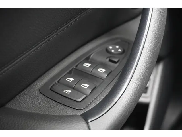 BMW X1 xDrive25e 2022 Hybride Benzine 34