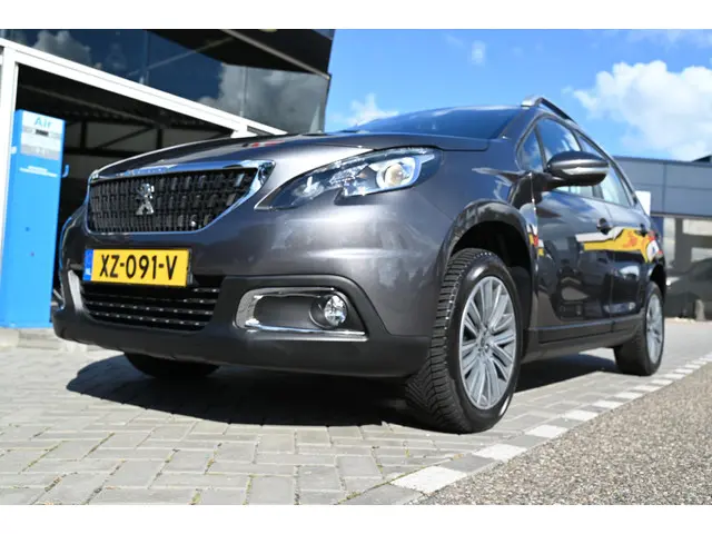 Peugeot 2008 1.2 PureTech Signature 2019 Benzine 4