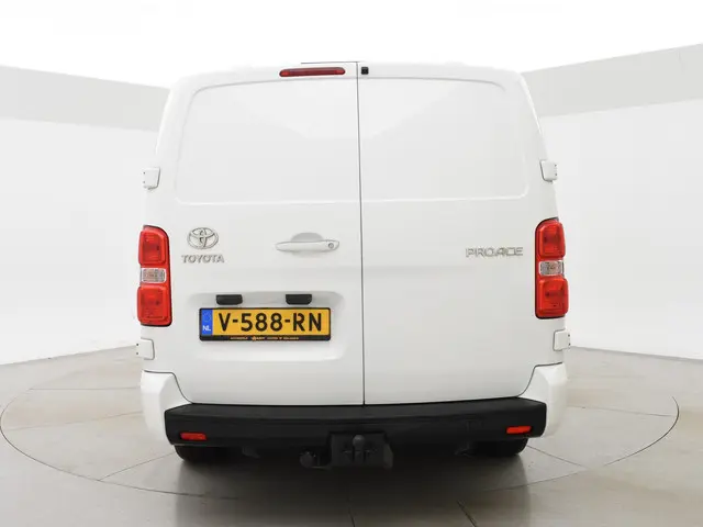 Toyota ProAce Worker 2.0 D-4D 177 PK AUT. LONG 2018 Diesel 7