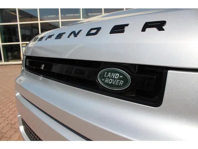 Land Rover Defender D240 110 S 7 Seater 2020 Diesel 17