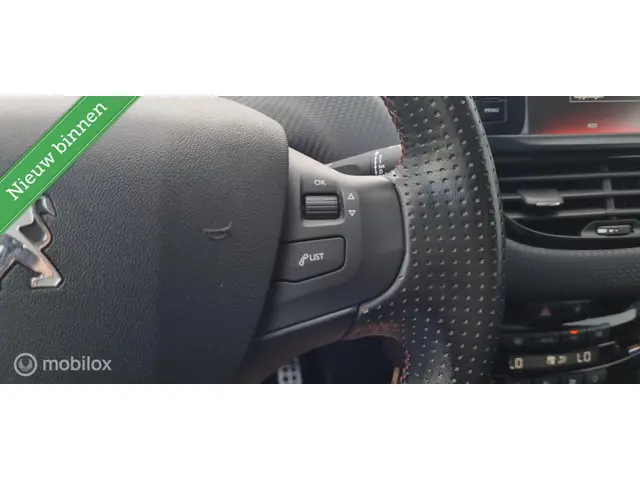 Peugeot 2008 1.2 PureTech GT-line 2017 Benzine 26