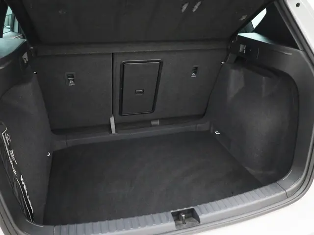 SEAT Ateca 1.5TSI/150PK FL FR DSG 2022 Benzine 21