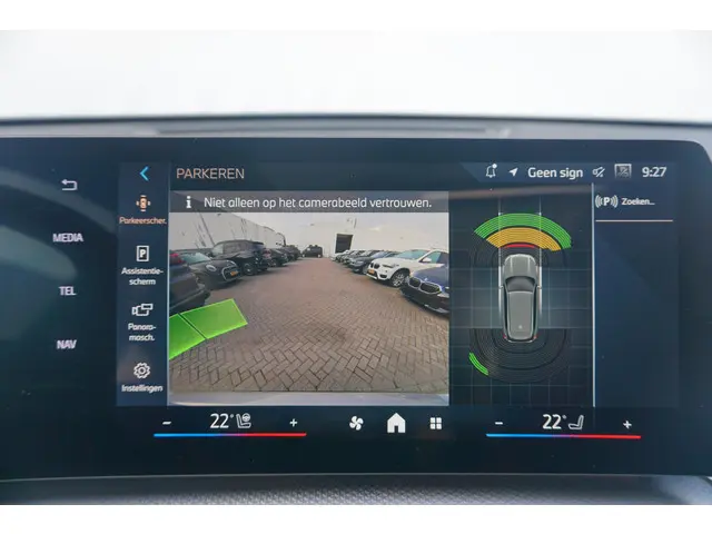 BMW iX1 eDrive20 2024 Elektrisch 23