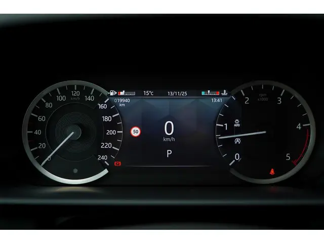 Land Rover Discovery 3.0 D250 R-Dynamic SE 2024 Diesel 5