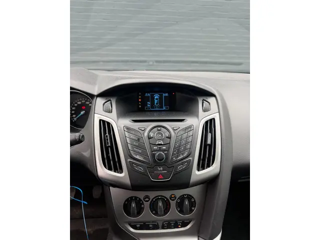 Ford Focus Wagon 1.0 EcoBoost Titanium 2013 Benzine 19