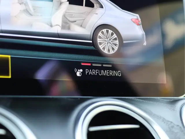 Mercedes-Benz E-Klasse 200 Luxury 2022 Hybride Benzine 73