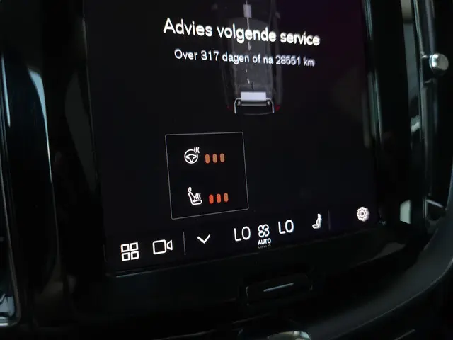 Volvo XC60 2.0 B5 Momentum Business 2022 Benzine 24